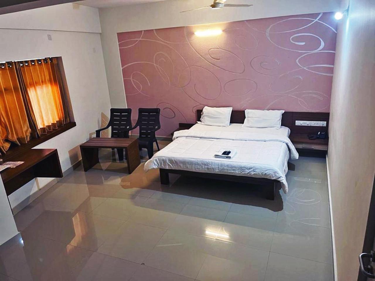 Hotel Radha Pangala Eksteriør billede